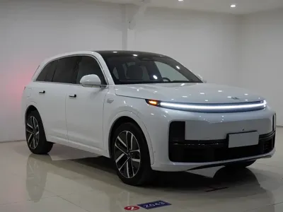 Li Auto Li L7 2023, 40000 км, за 165799 CNY