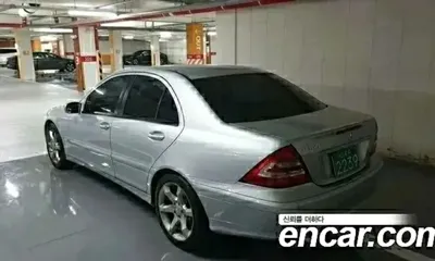 Mercedes-Benz C-Class 2006, 68000 км, за 12900000 KRW