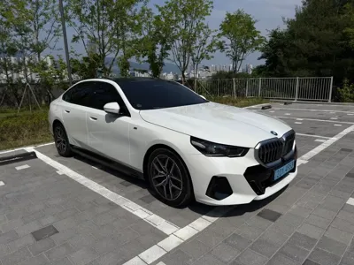 BMW i5 · 2024 год