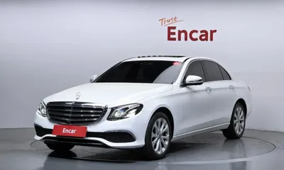 Mercedes-Benz E-Class 2018, 99566 км, за 22700000 KRW - фото 1