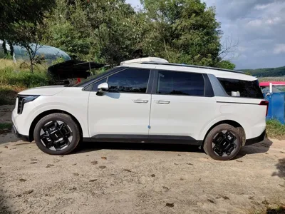 Kia Canival 2025, 3700 км, за 33210000 KRW