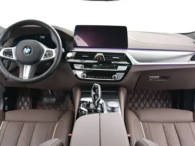 BMW 5 Series 2022, 52000 км, за 243800 CNY - фото 10