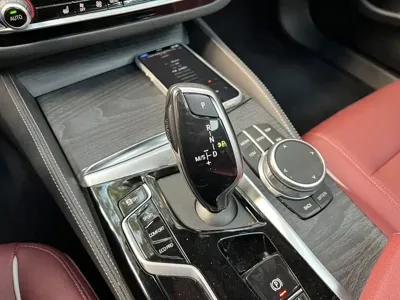 BMW 5 Series 2022, 74000 км, за 209800 CNY - фото 7