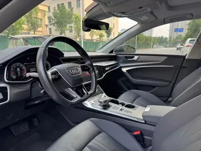 Audi A7 2021, 64000 км, за 219800 CNY