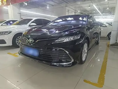 Toyota Camry · 2022 год