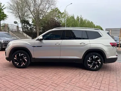 Volkswagen Teramont 2021, 121000 км, за 159000 CNY