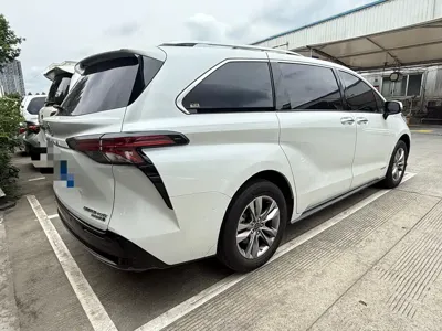 Toyota Sienna 2022, 33000 км, за 228000 CNY - фото 2