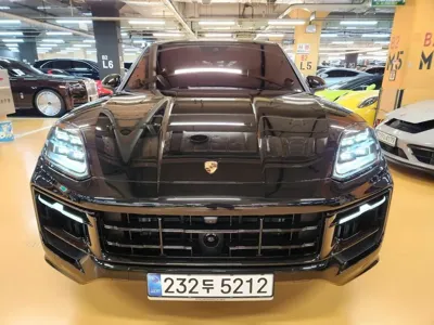 Porsche Cayenne · 2025 год