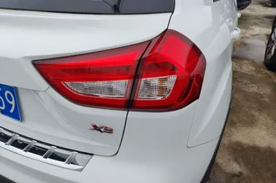 Geely Auto Vision X3 2017, 61500 км, за 36976.24 CNY - фото 9