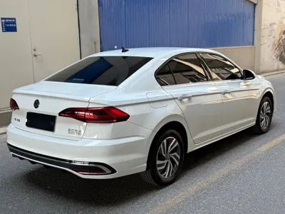 Volkswagen Bora 2023, 7000 км, за 82800 CNY