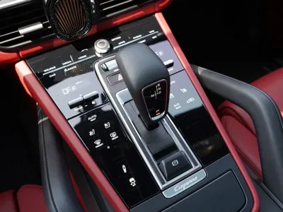 Porsche Cayenne 2022, 32000 км, за 110000000 KRW - фото 9