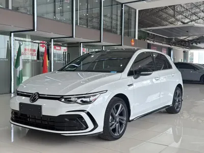 Volkswagen Golf · 2023 год