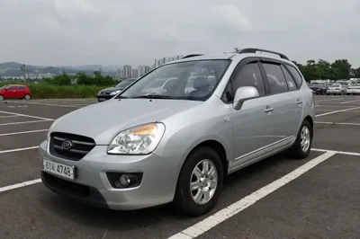 Kia Carens · 2010 год