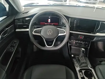 Volkswagen Passat 2024, 32100 км, за 116600 CNY - фото 11