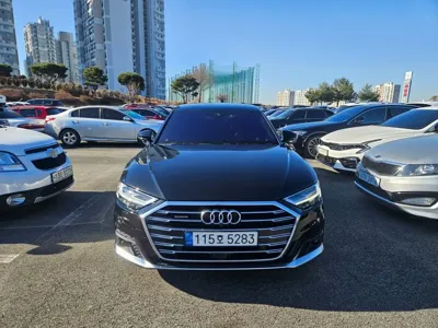 Audi A8 · 2021 год