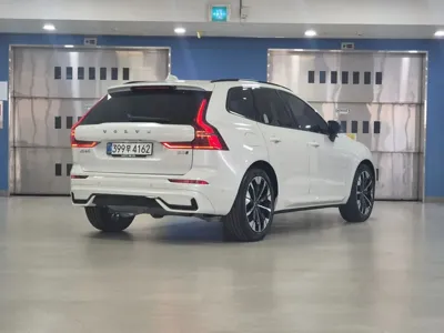 Volvo XC60 2026, 2342 км, за 64000000 KRW