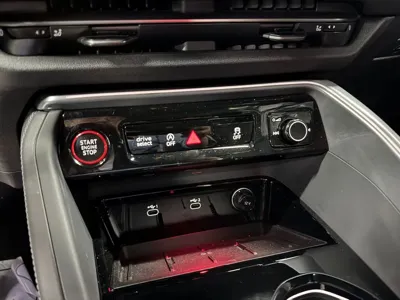 Audi Q5 2025, 20 км, за 87000000 KRW - фото 9