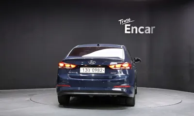 Hyundai Avante 2016, 206936 км, за 5300000 KRW