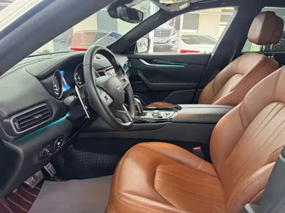 Maserati Levante 2021, 85000 км, за 278000 CNY