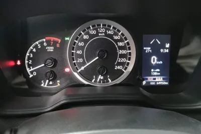 Toyota Corolla 2021, 64900 км, за 66810.44 CNY - фото 8