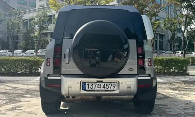 Land Rover Defender 2023, 20900 км, за 78000000 KRW