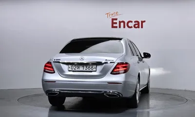 Mercedes-Benz E-Class 2017, 118337 км, за 15990000 KRW