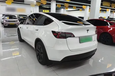 Tesla Model Y 2024, 40599 км, за 214625.49 CNY