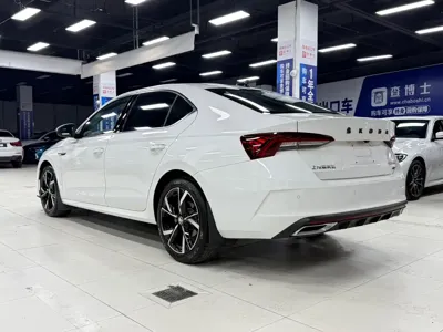 Skoda Octavia 2022, 30000 км, за 133800 CNY - фото 6