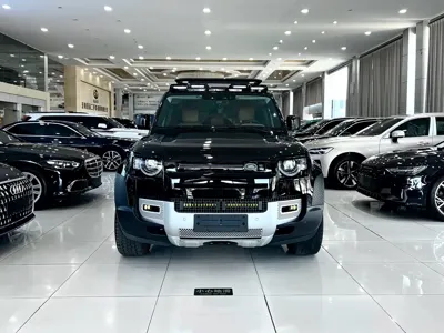 Land Rover Defender 2024, 26000 км, за 668500 CNY