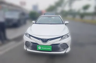 Toyota Camry 2019, 118500 км, за 105015.03 CNY