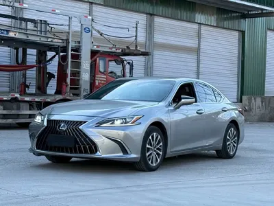Lexus ES · 2022 год