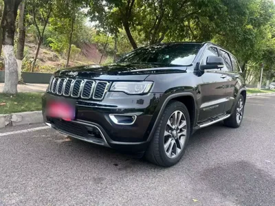Jeep Grand Cherokee · 2017 год