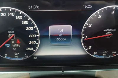 Mercedes-Benz E-Class 2019, 135100 км, за 182702.22 CNY - фото 13