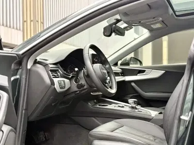 Audi A5 (Import) 2018, 30000 км, за 99300 CNY