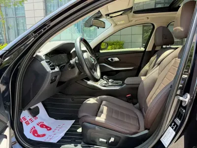 BMW 3 Series 2020, 71000 км, за 128000 CNY