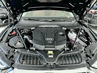 Audi A8 2025, 9000 км, за 700300 CNY - фото 29