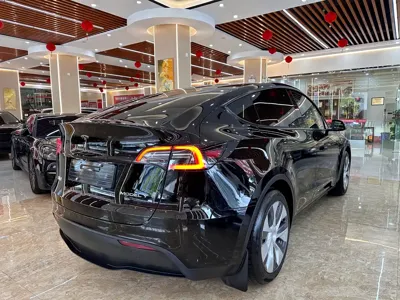 Tesla Model Y 2023, 20000 км, за 178800 CNY