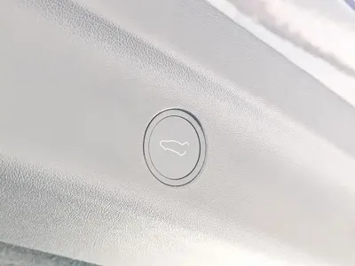 Tesla Model Y 2021, 95000 км, за 132800 CNY - фото 17