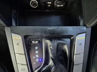 Hyundai Avante 2017, 119611 км, за 8700000 KRW - фото 10
