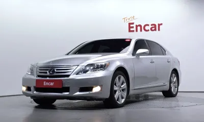 Lexus LS · 2012 год