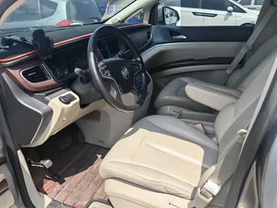 Buick GL8 2017, 80000 км, за 66000 CNY