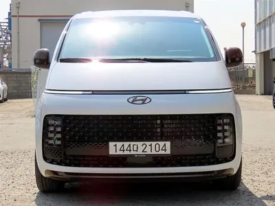 Hyundai Staria · 2023 год