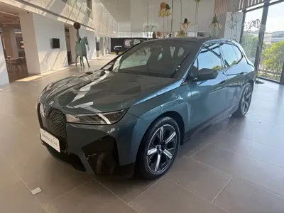BMW iX · 2024 год