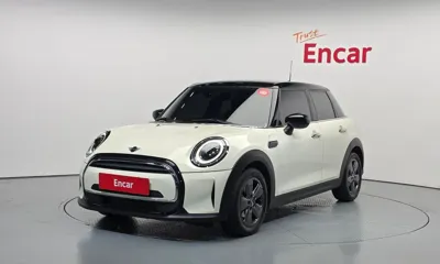 MINI Cooper · 2023 год