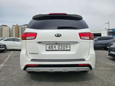 Kia Canival 2017, 220190 км, за 7500000 KRW