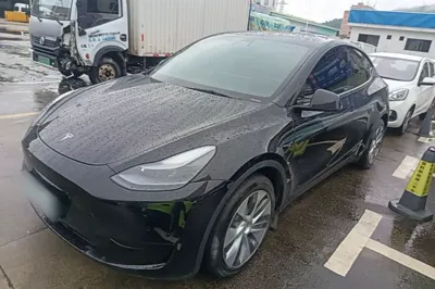 Tesla Model Y 2022, 60600 км, за 170139.58 CNY - фото 1