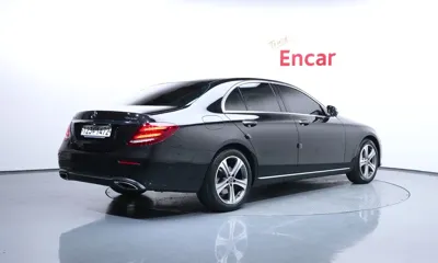Mercedes-Benz E-Class 2018, 65343 км, за 27490000 KRW - фото 2