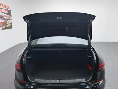Volkswagen 帕萨特插电混动 2021, 79100 км, за 78800 CNY