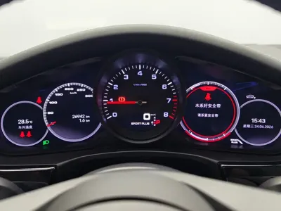Porsche Panamera 2022, 27000 км, за 639800 CNY - фото 9