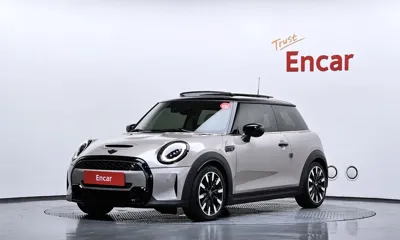 MINI Cooper · 2023 год